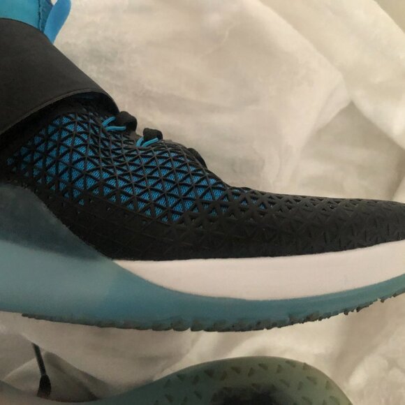 Nike Air Zoom Strong Women Training Shoes - Picture 5 of 16